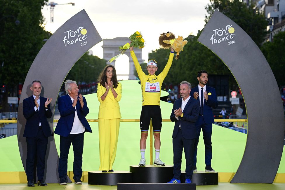 Pogacar auf dem Podium