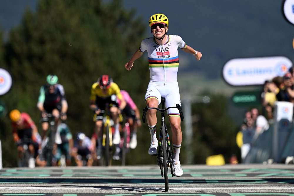 Pogacar gewinnt dritte Etappe der Tour de France und reißt die Arme hoch