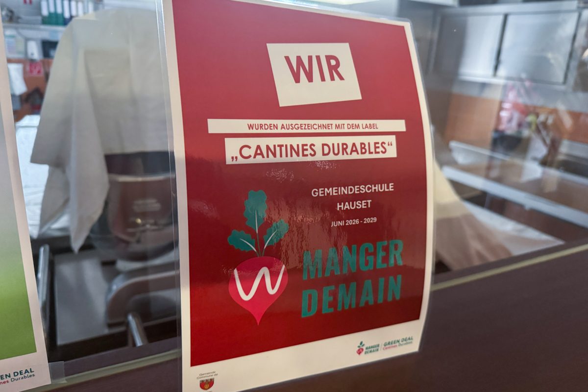 Plakat mit der Auszeichnung "Radieschen" für Raerener Schulkantinen