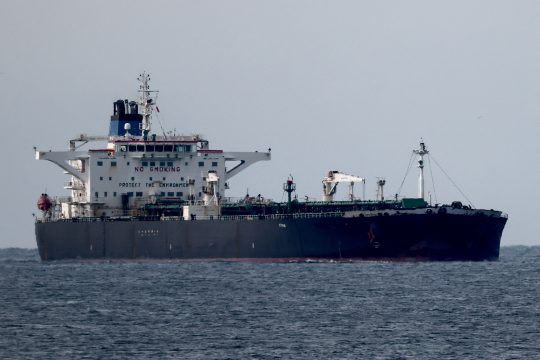 Ein Schiff, das zur russischen Schattenflotte gehören soll