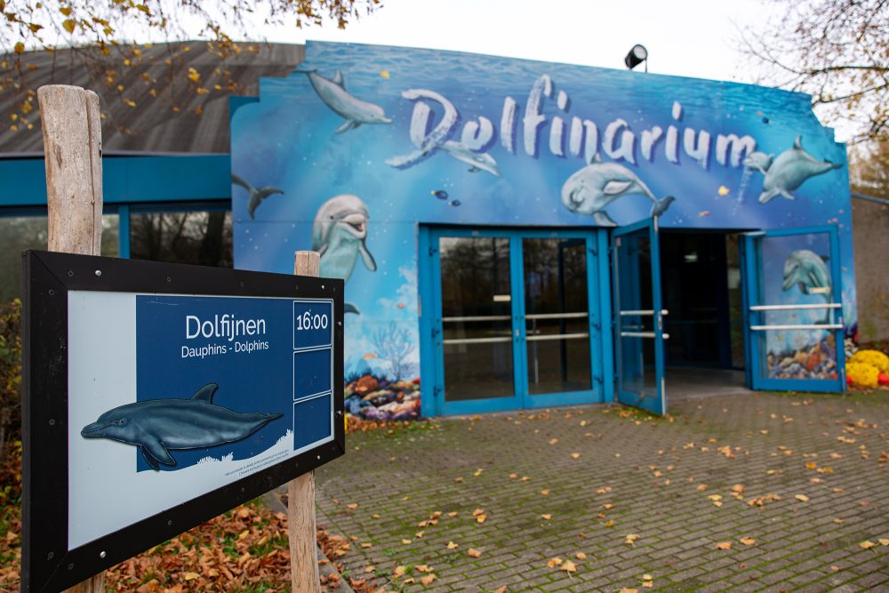 Außenansicht des Brügger Delfinariums