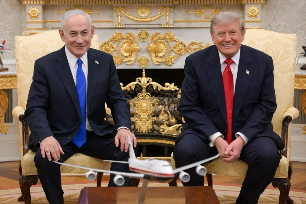 Israels Ministerpräsident Netajanhu trifft US-Präsident Trump (Bild: GPO/AFP)