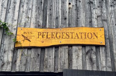 Schild "Pflegestation Aves-Ostkantone"