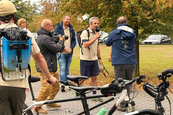 Start des"Le Beau Vélo de Ravel" am BRF-Funkhaus