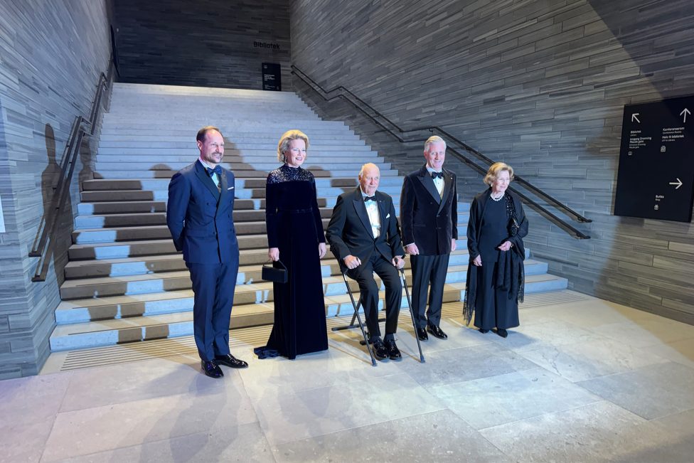 Das norwegische Königspaar, Kronprinz Haakon und das belgische Königspaar posieren anlässlich des belgischen Staatsbesuchs in Norwegen