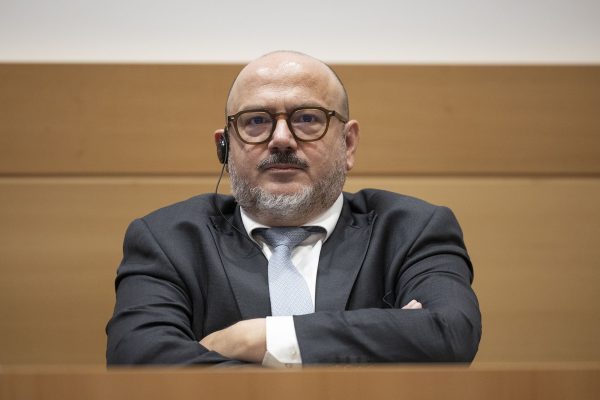 Innenminister Bernard Quintin im Innenausschuss des Parlaments am 20. August 2026