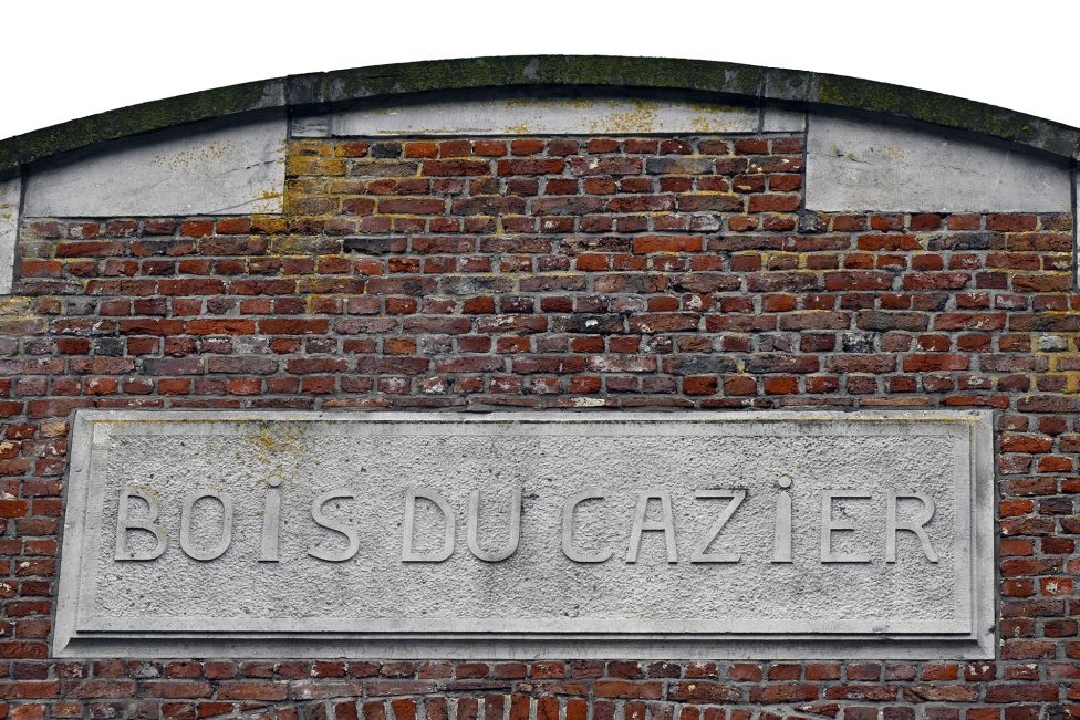 Schriftzug "Bois du Cazier" an der Gedenkstätte