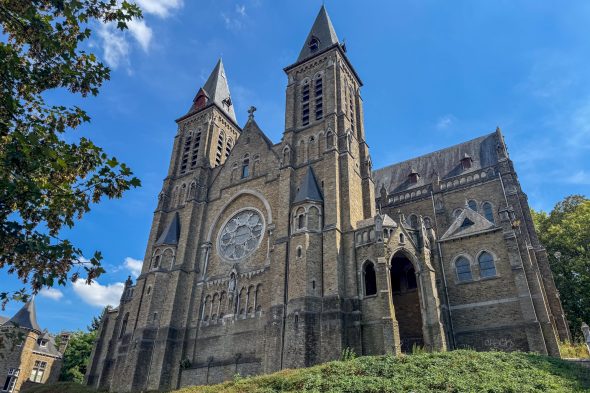 Kirche Sainte-Julienne an der Place Général Jacques