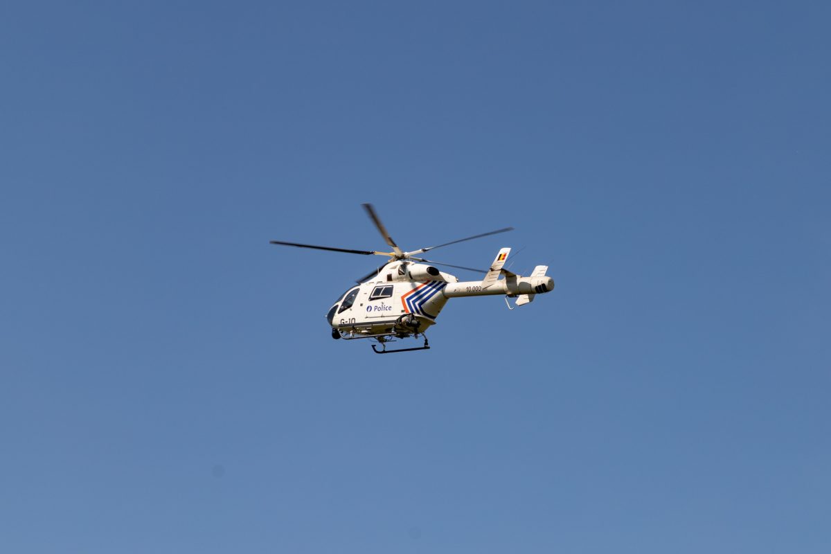 Polizeihubschrauber über dem Hohen Venn