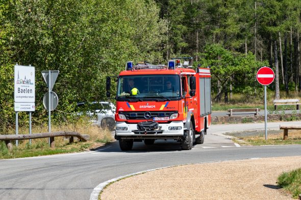 Feuerwehr auf dem Weg zum Brand