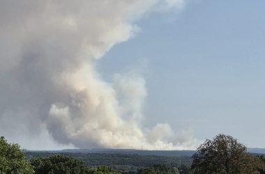 Rauch über dem Hohen Venn von Walhorn aus gesehen