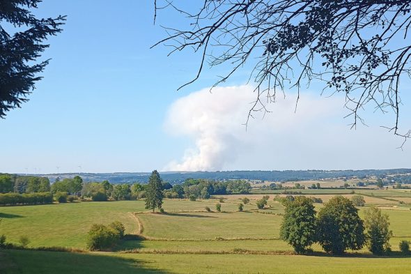Rauch über dem Hohen Venn von der "Hardt" zwischen Medell und Deidenberg aus gesehen