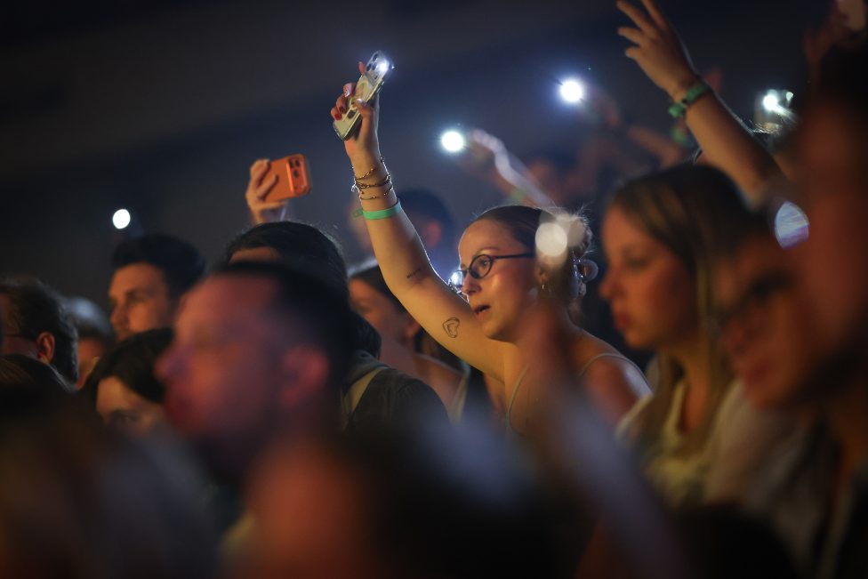Zuschauer beim ersten Tag der Francofolies de Spa 2026