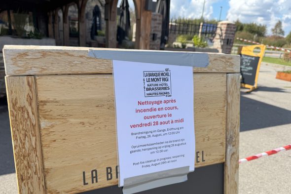 Geschlossen-Schild an der Baraque Michel