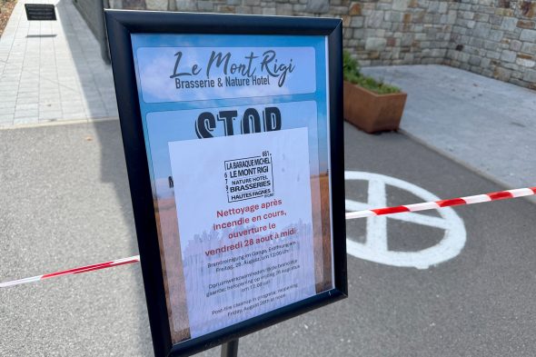 Geschlossen-Schild am Mont Rigi
