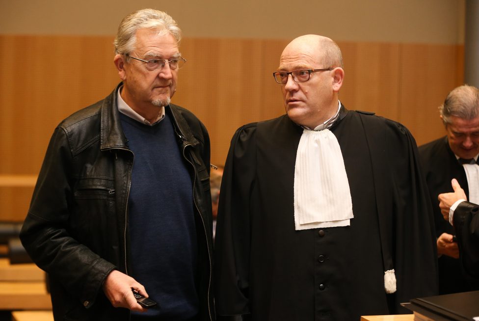 Jacques Van Gompel (li.) Im Gerichtssaal im November 2015