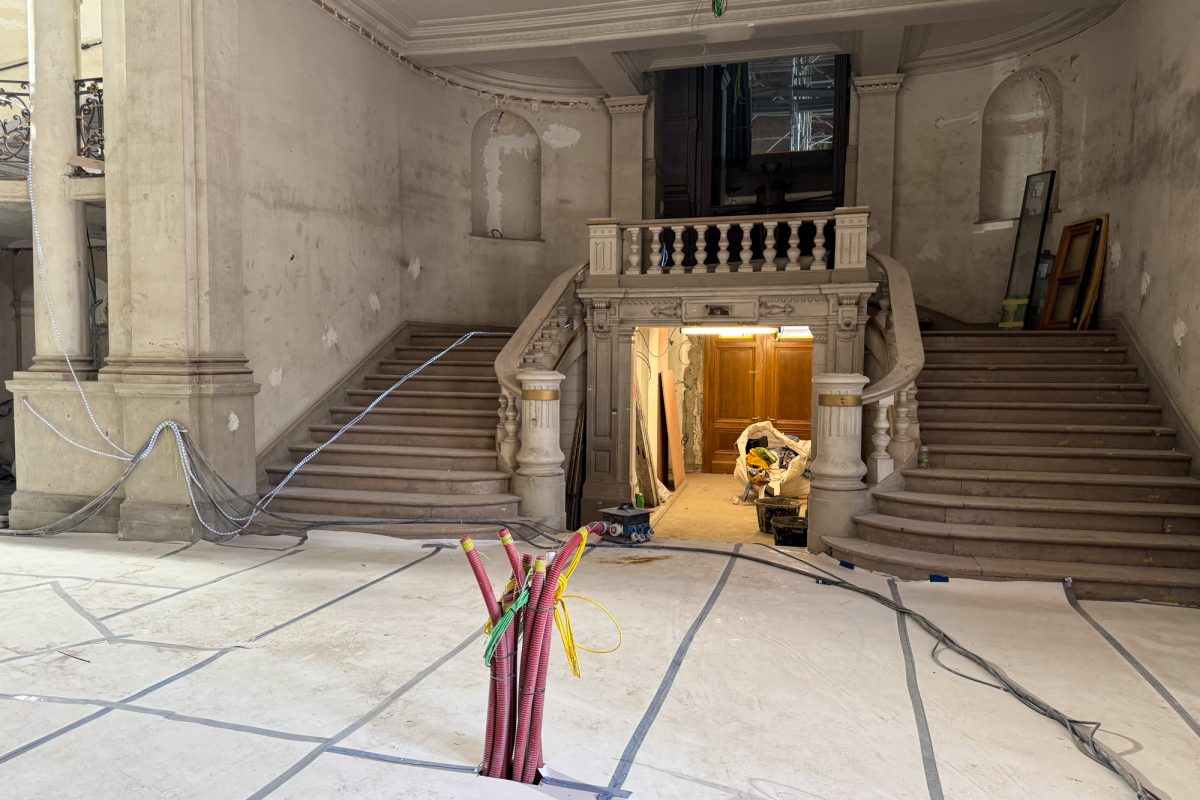Treppenaufgang im Foyer