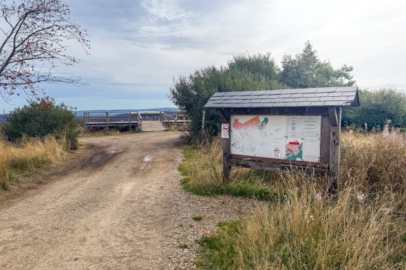 Hadja Lahbib besucht das Kommandozentrum in Sourbrodt