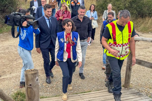 Hadja Lahbib besucht das Kommandozentrum in Sourbrodt