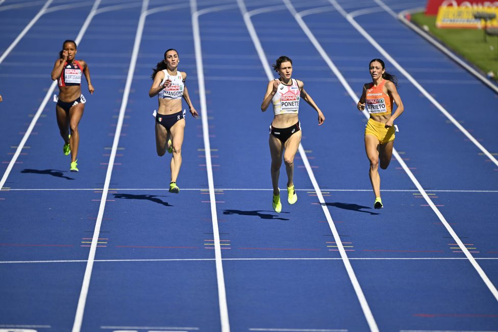 Helena Ponette gewinnt ihren Vorlauf über 400 Meter
