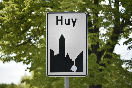 Ortsschild von Huy