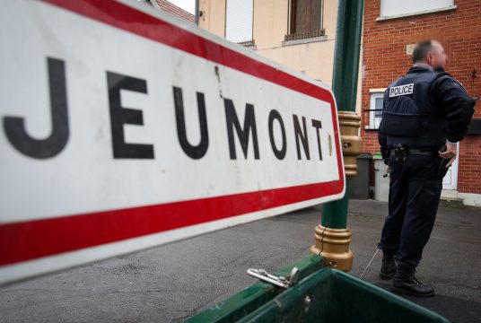 Ortschild von Jeumont in Frankreich
