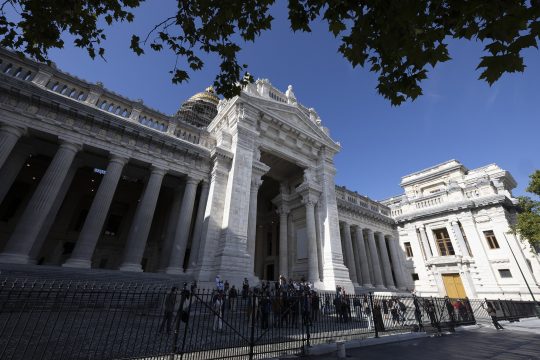 Die renovierte Fassade des Brüsseler Justizpalastes am 27. August 2026
