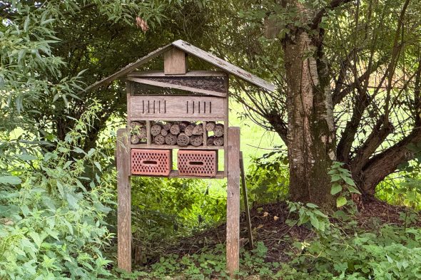 Insektenhotel an der Dorftränke in Maldingen