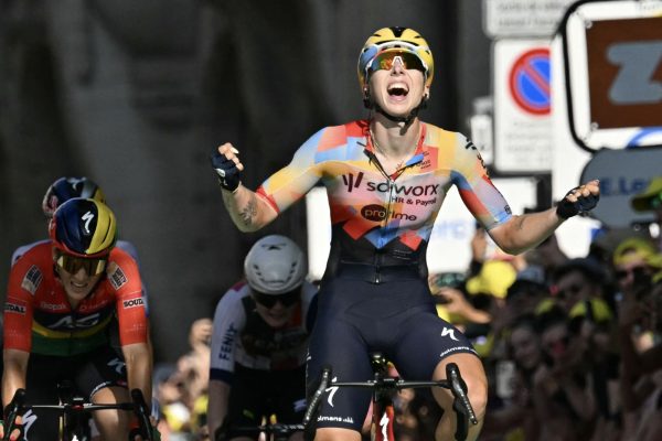Lorena Wiebes war zum Auftakt der Tour de France Femmes einmal mehr die Schnellste (Bild: Nicolas Tucat/AFP)