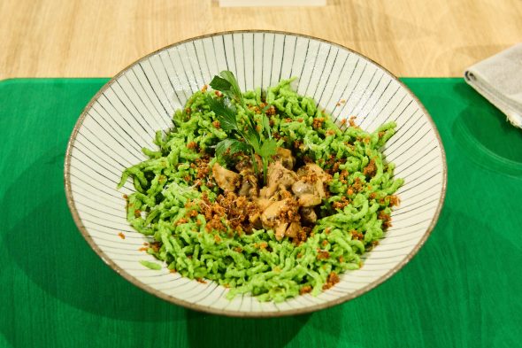 Petersilien-Spätzle mit Pilzrahmsauce und Knusperbröseln Vegetarisch von Megan Kohnen - Mittwoch in der Küchenschlacht