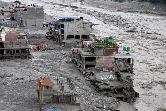 Zerstörte Häuser nach der schweren Flutkatastrophe in Nepal