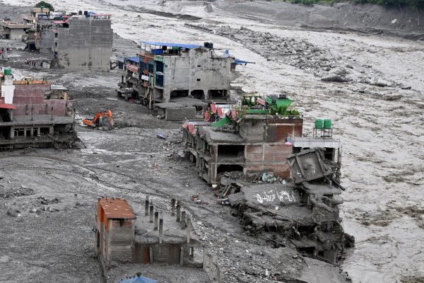 Zerstörte Häuser nach der schweren Flutkatastrophe in Nepal