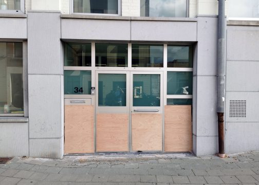 Das beschossene Polizeikommissariat in Anderlecht