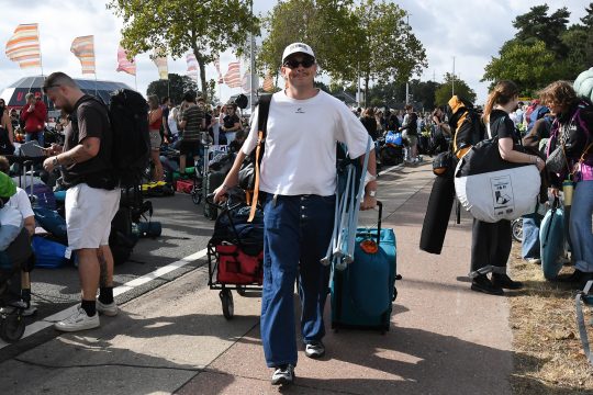 Pukkelpop-Besucher strömen am ersten Tag auf Camping- und Festivalgelände