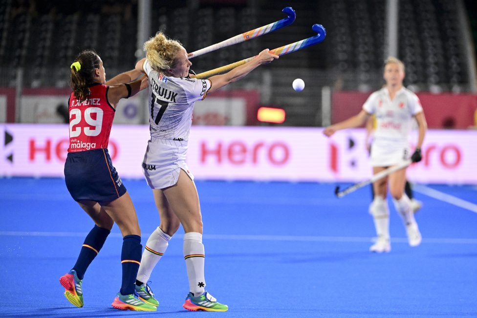 Hockey-Spielerinnen aus Belgien und Spanien beim Spiel am 18. Auust 2026