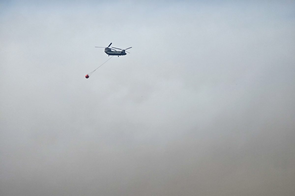 Lösch-Hubschrauber über Elsenborn-Herzbösch