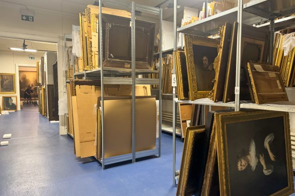 Kunstwerke auf dem Speicher im Museum für Bildende Kunst und Keramik