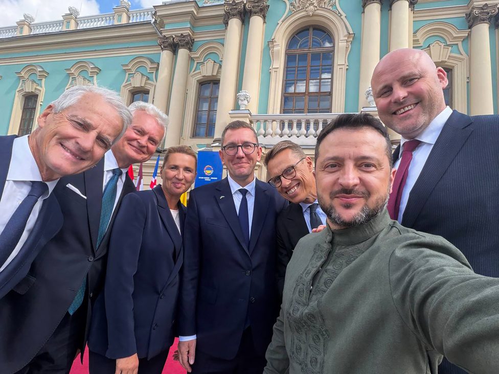 Gruppenfoto mit Selenskyj