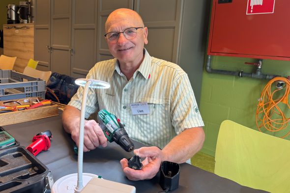 Uwe Gehrke im Repair-Café in Hauset