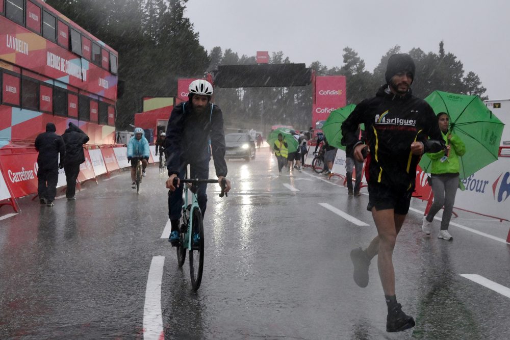 Unwetter beim dritten Tag der Vuelta