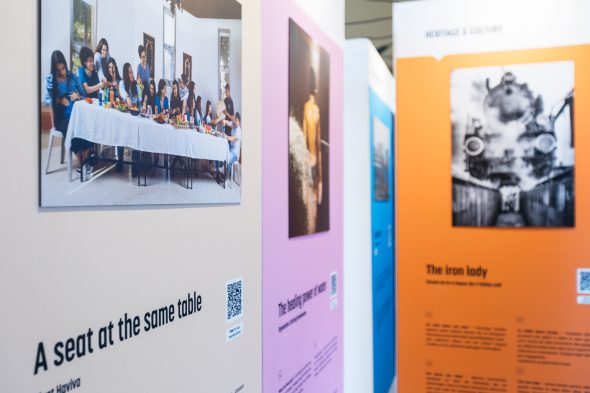 Bilder in der Ausstellung "Geschichten, bei denen einem das Herz aufgeht“