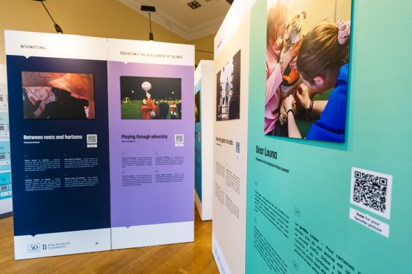 Bilder in der Ausstellung "Geschichten, bei denen einem das Herz aufgeht“