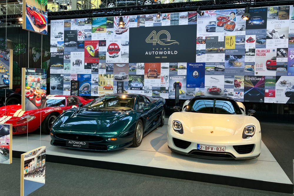 Ausgestellte Fahrzeuge in der Sonderausstellung von Autoworld