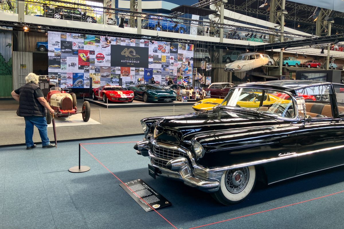 Ausgestellte Fahrzeuge in der Sonderausstellung von Autoworld