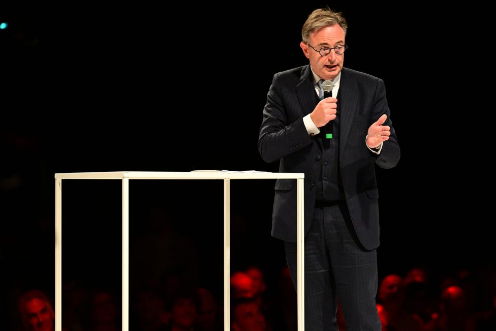 Bart De Wever hält eine Rede bei der "Momentum"-Veranstaltung der UNIZO in Brüssel