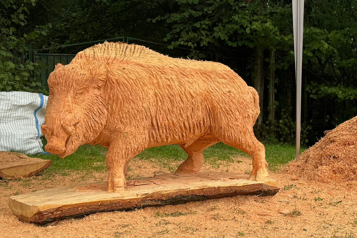 Geschnitztes Wildschwein