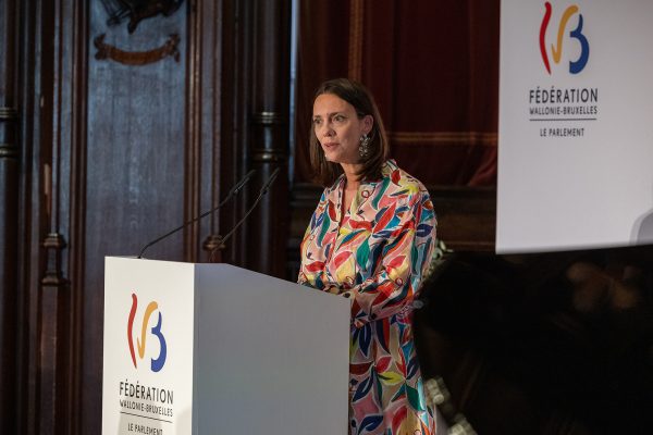 FG-Ministerpräsidentin Elisabeth Degryse bei ihrer Rede zum Festtag der Französischen Gemeinschaft in Brüssel