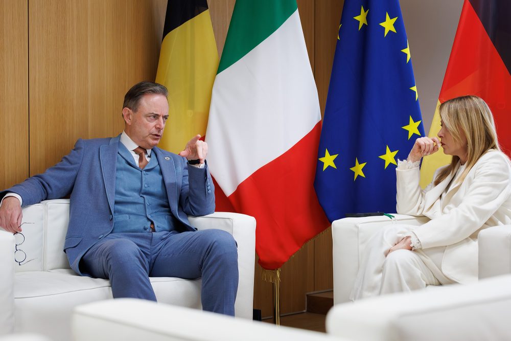 Premierminister Bart De Wever und Italiens Ministerpräsidentin Giorgia Meloni, hier bei einem Gespräch während eines EU-Gipfeltreffens