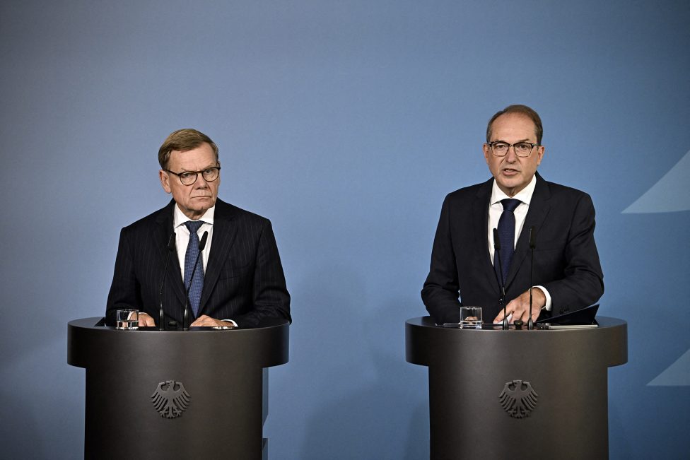 Deutschlands Innenminister Alexander Dobrindt und Außenminister Johann Wadephul bei de Pressekonferenz am 1. September 2026