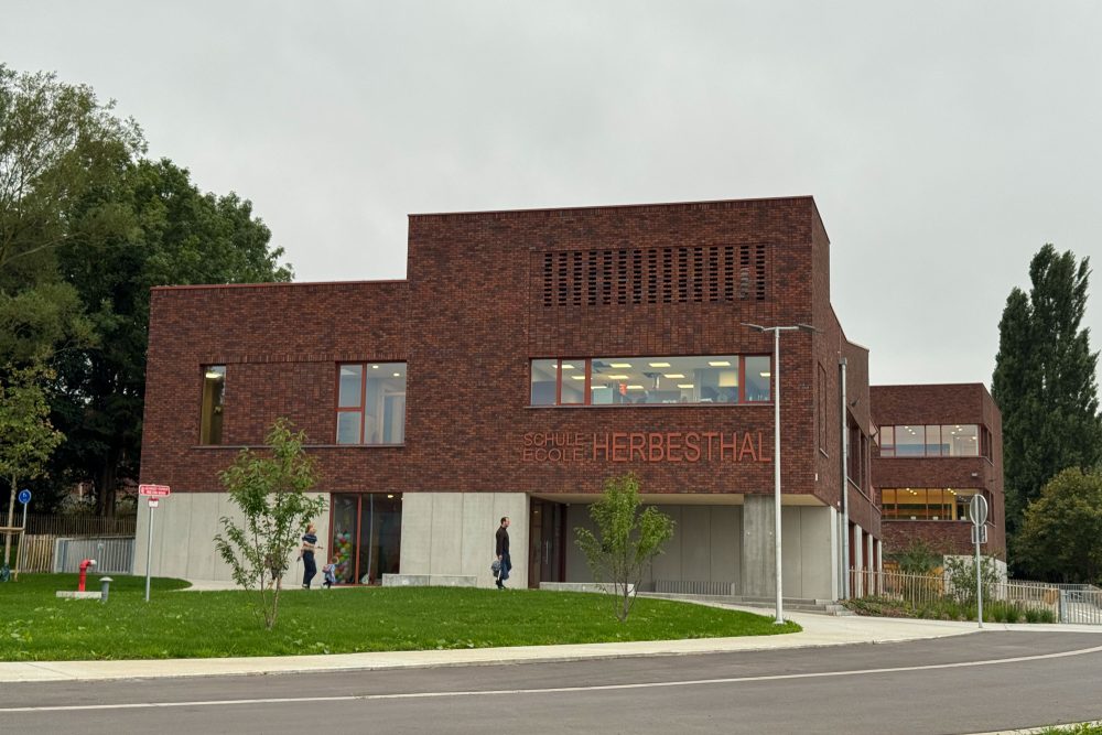 Außenansicht der neuen Schule Herbesthal